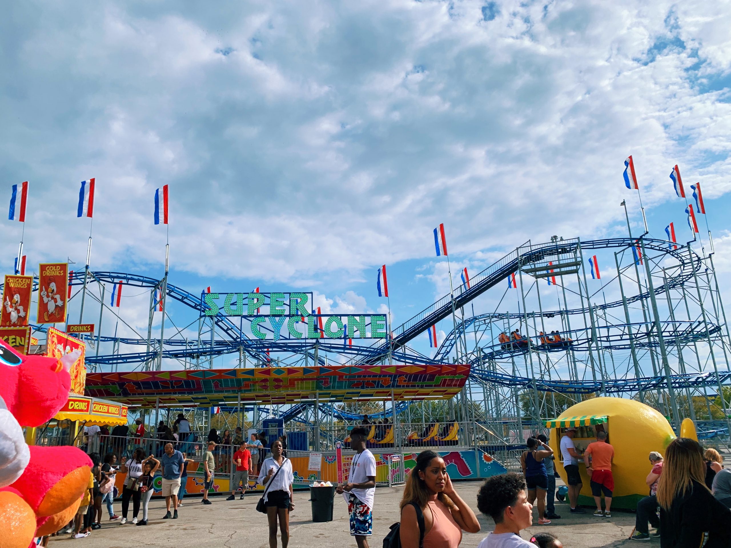 Super Cyclone Roller Coaster - Dreamland Amusements